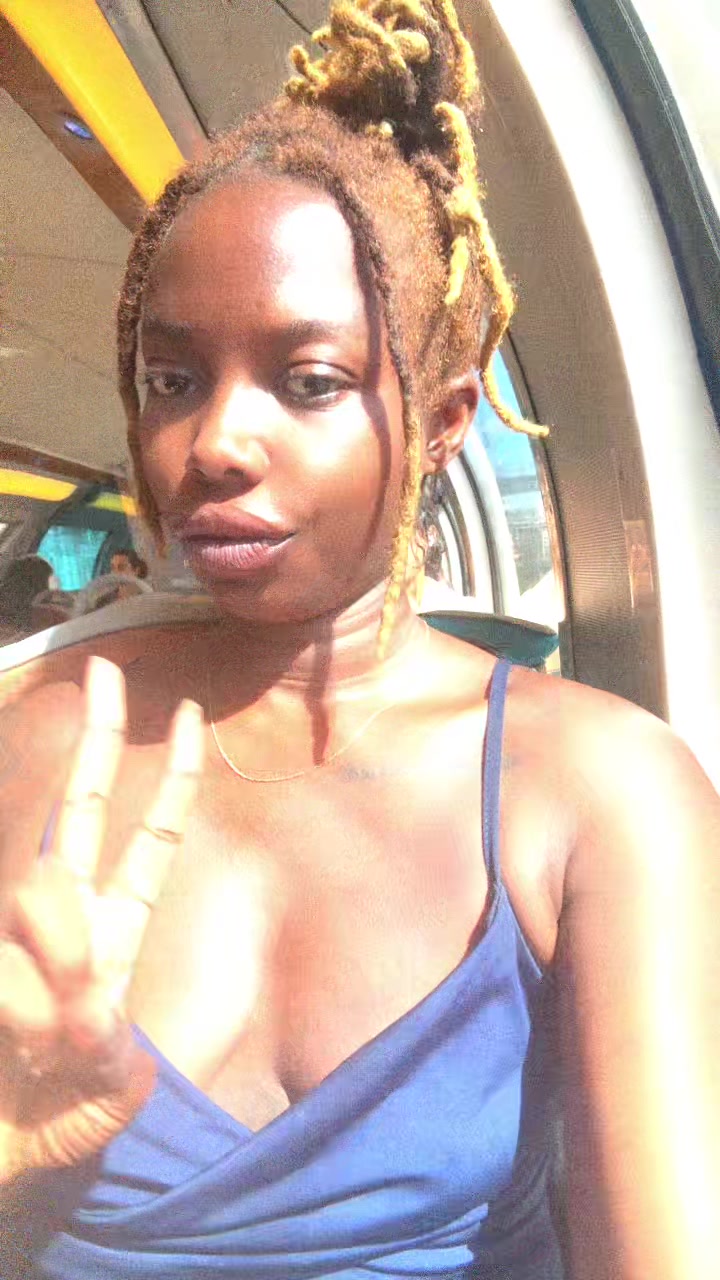 @🤷🏾&zwj;♀️