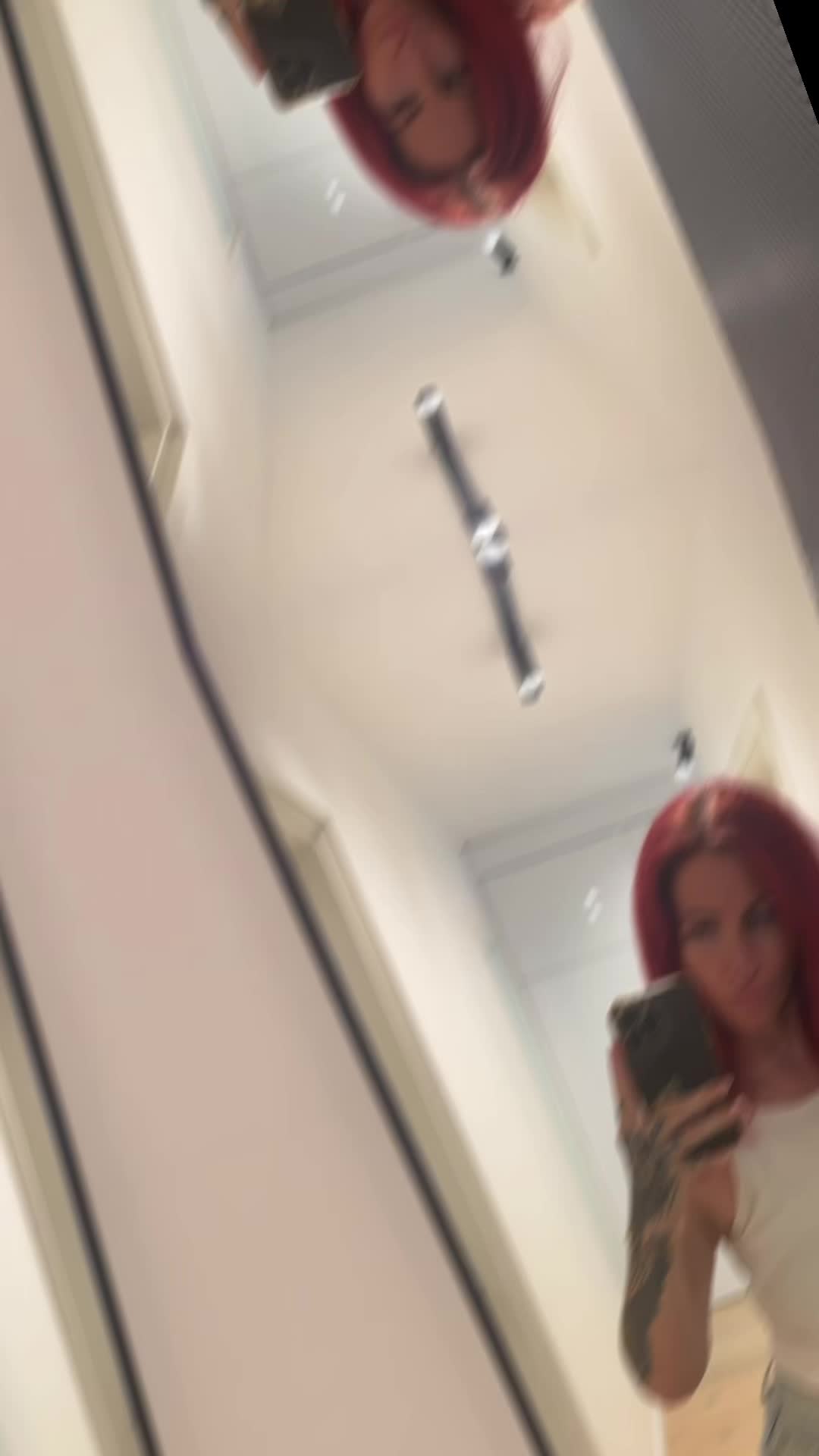 @Лаура 🇦🇱🇧🇬