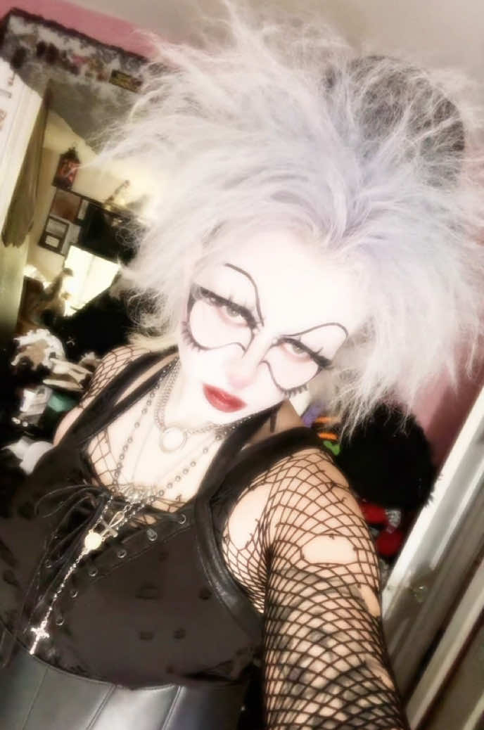 @dollygoth666
