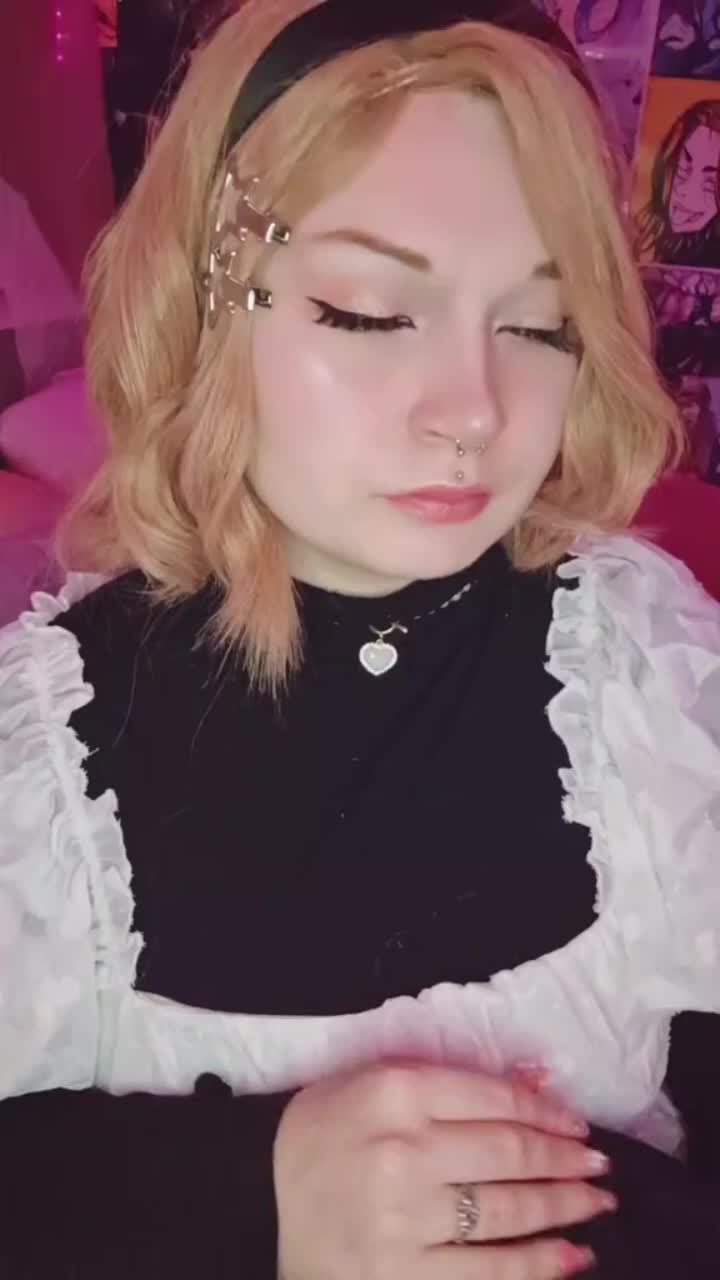 @_ch3rry_cos
