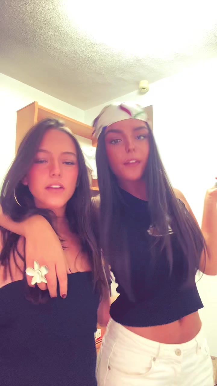 @adrianagago