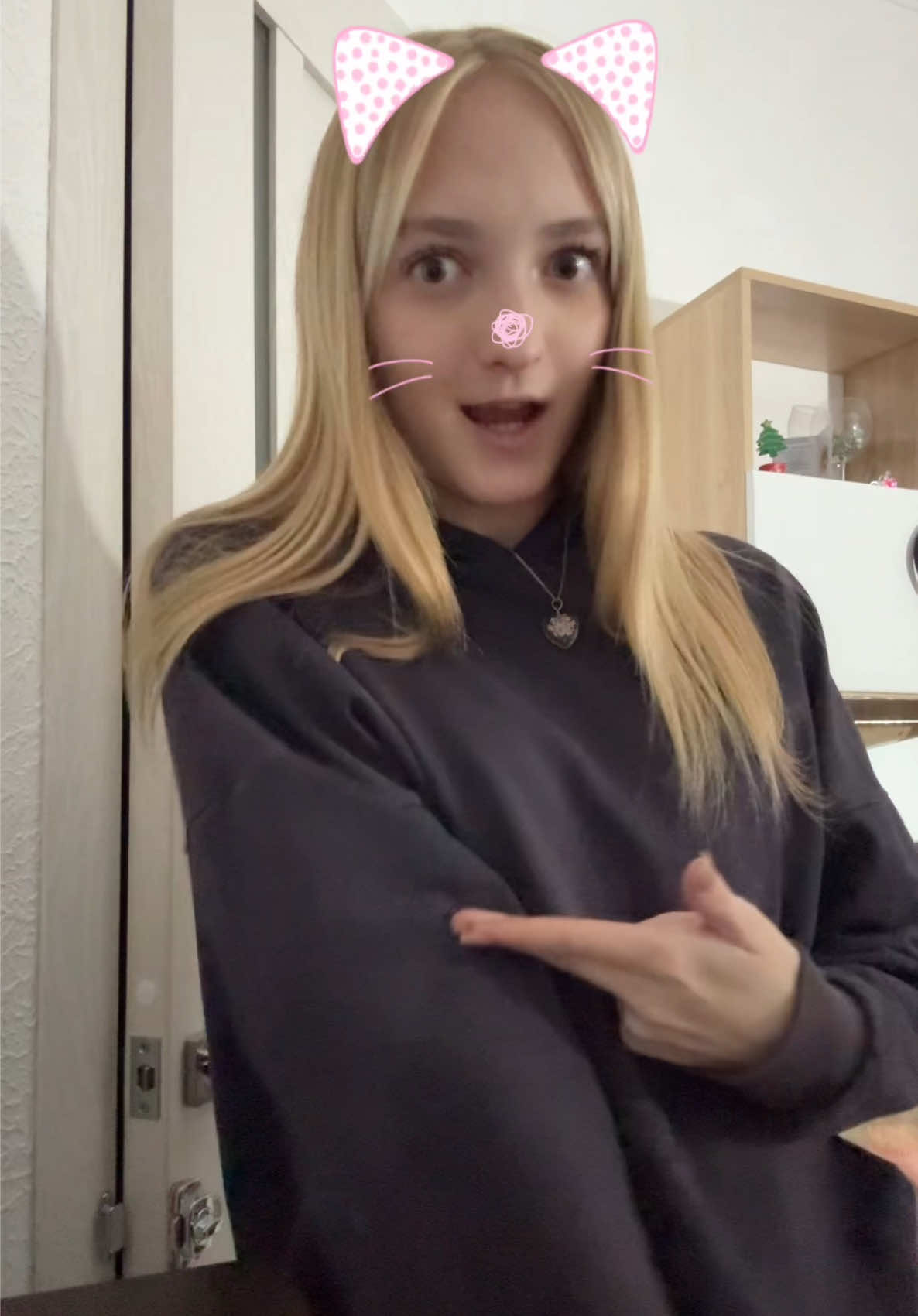 @v✱