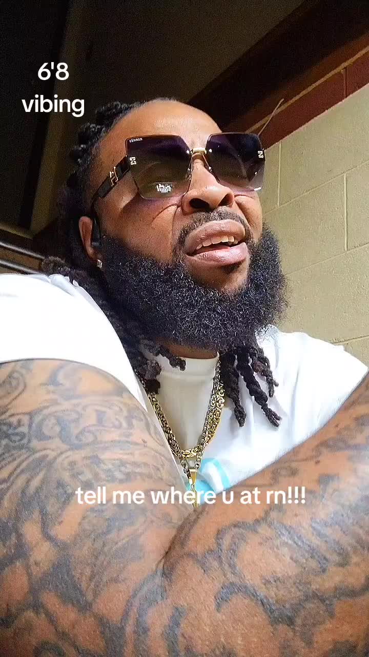 @6foot8._giant