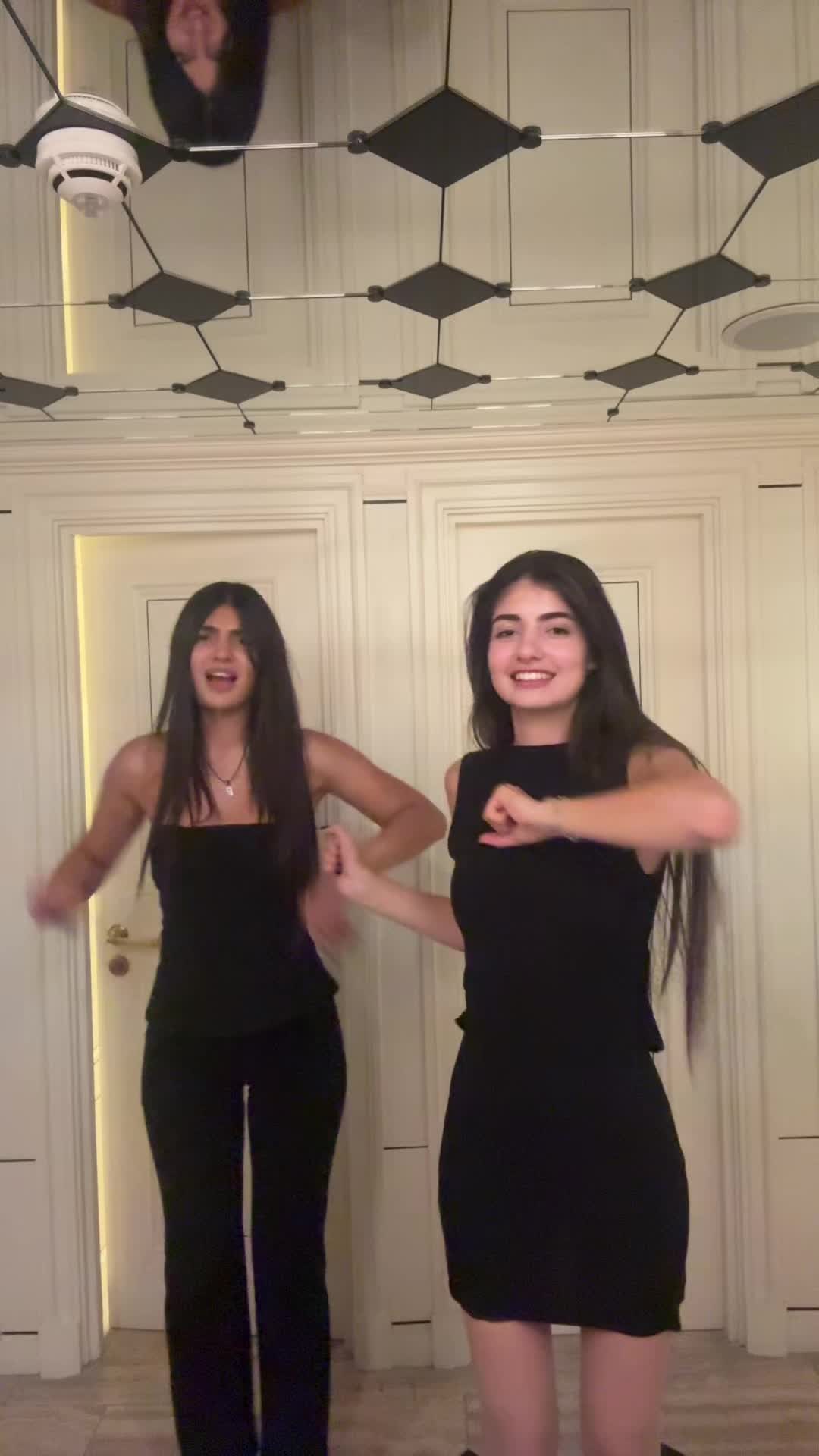 @Jessica_neeme