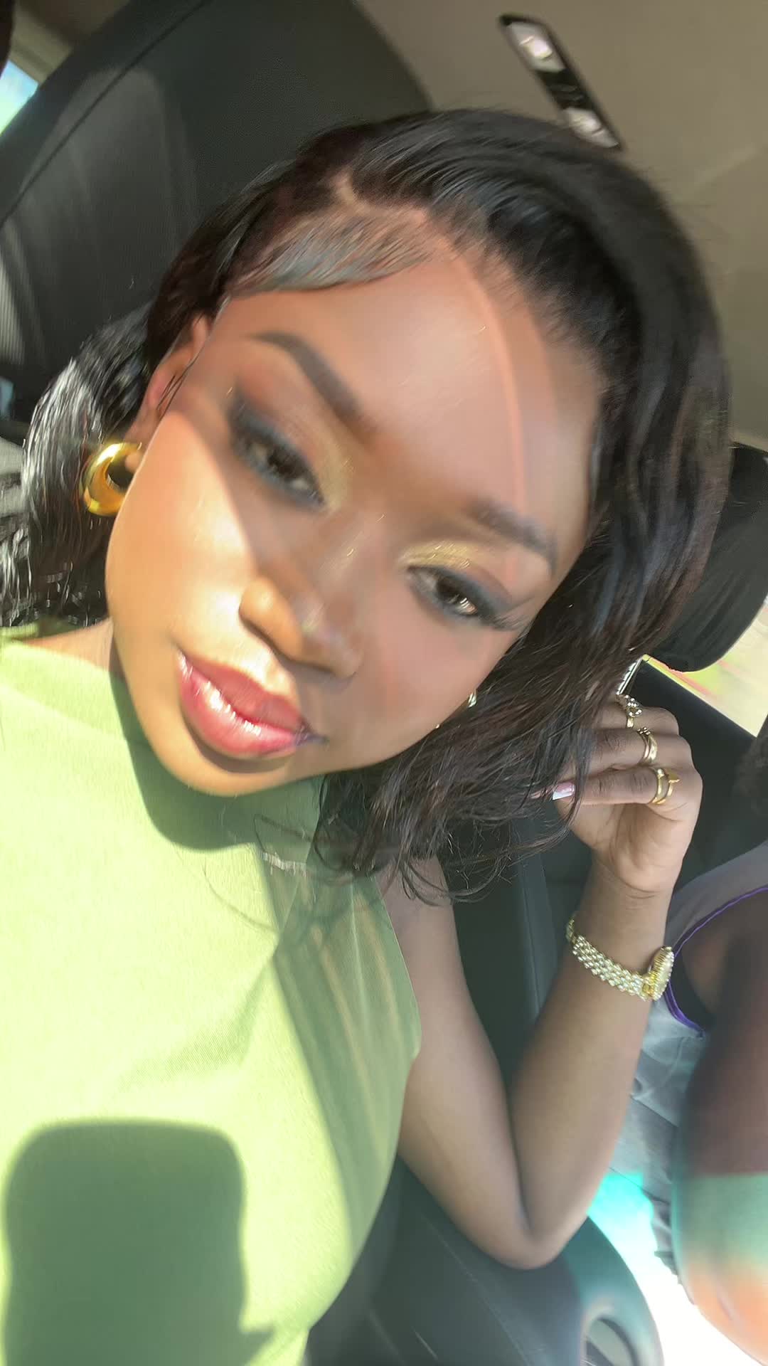 @anna_burnette