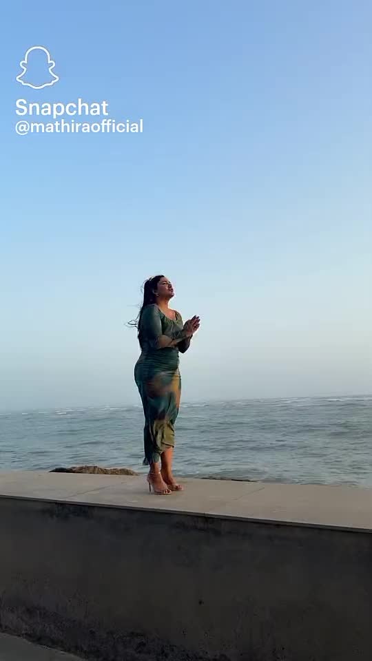 @Mathira khan Official