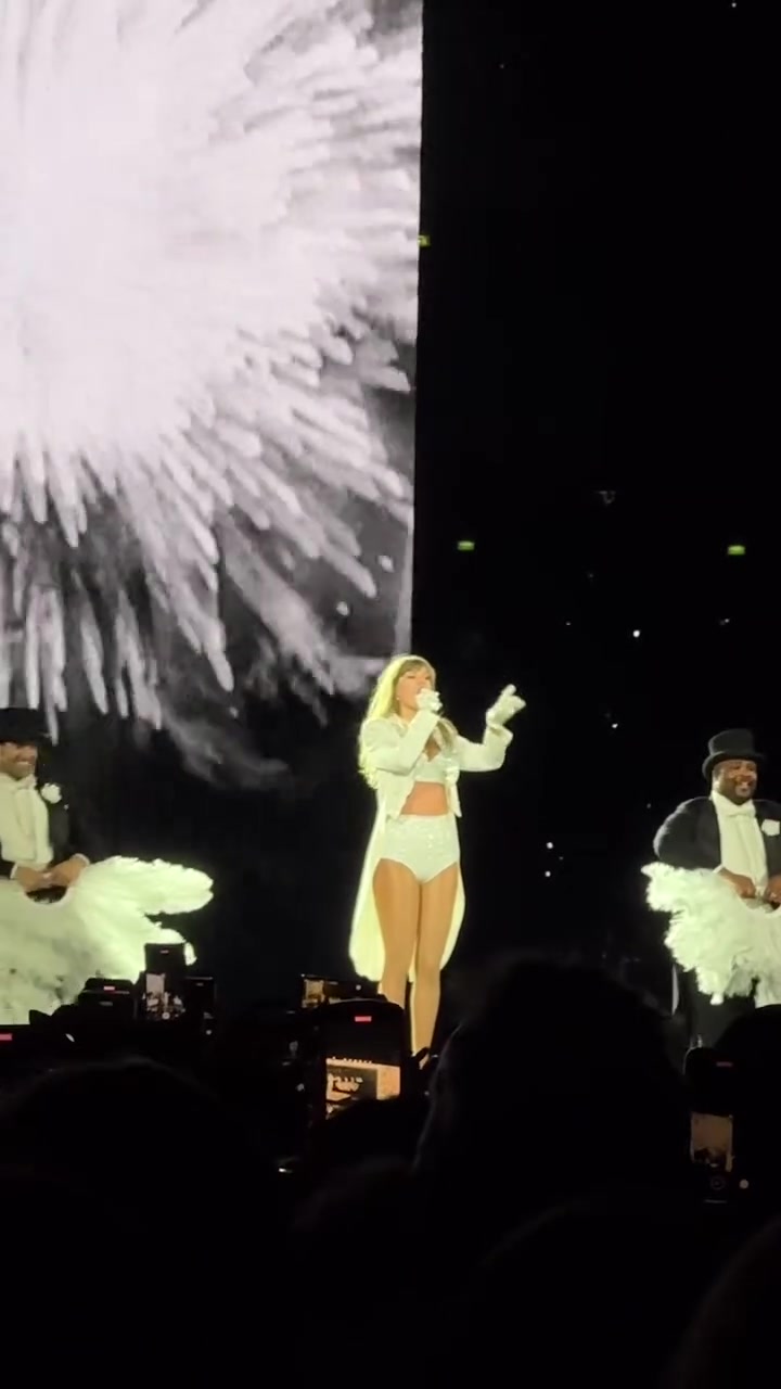 @𓂃꙳⋆videos from the eras tour