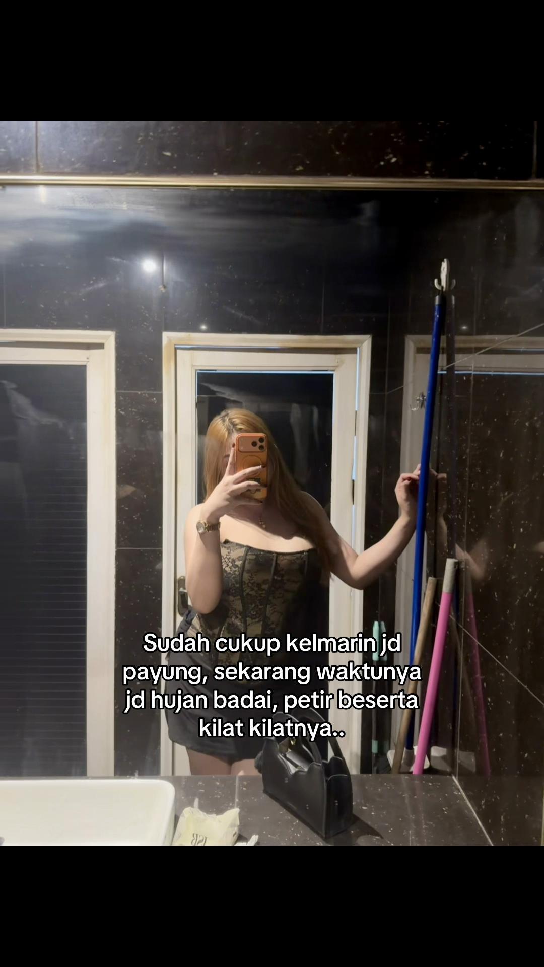 @𝐒𝐡𝐚𝐚𝐞𝐬𝐭𝐡𝐞𝐭𝐢𝐜 🦋
