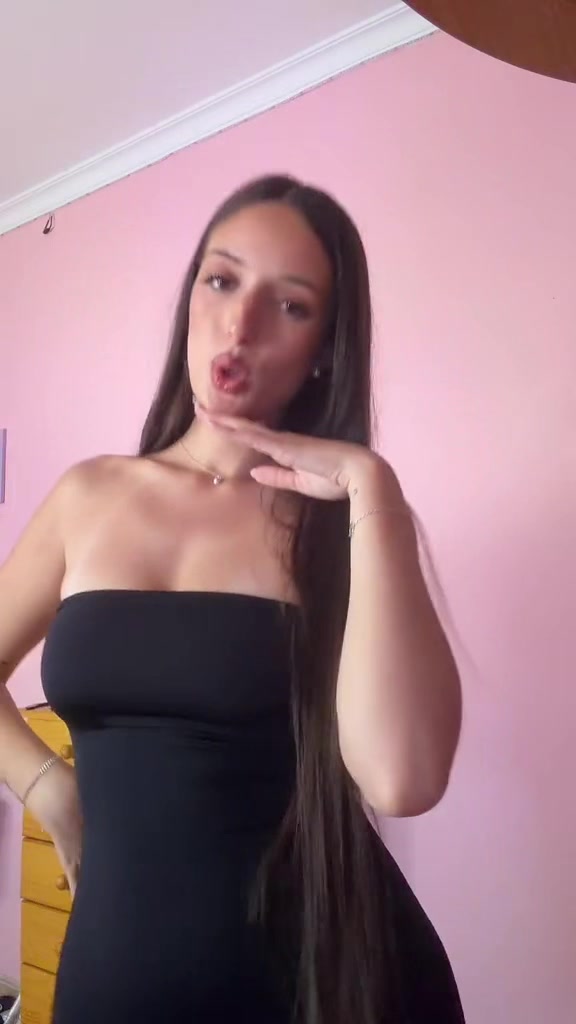 @𝐼𝓇𝑒𝓃𝑒 𝒜𝓁𝓋𝒶𝓇𝑒𝓏.