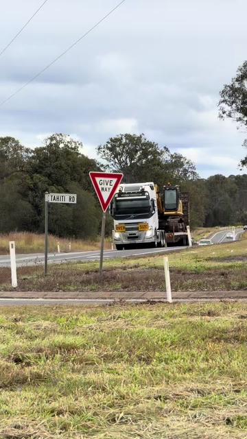 @Tiaro Truck Spotter ๐