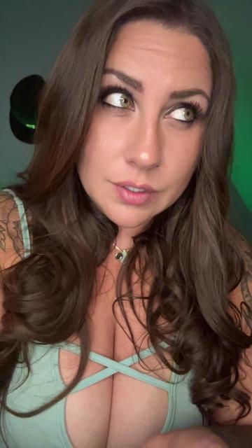 @Greeneyedmom23 (Erin)