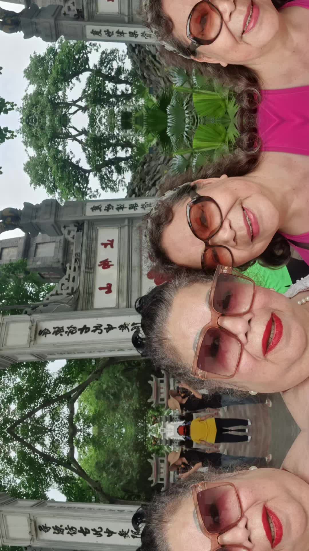 @Bạch yến ho&agrave;ng