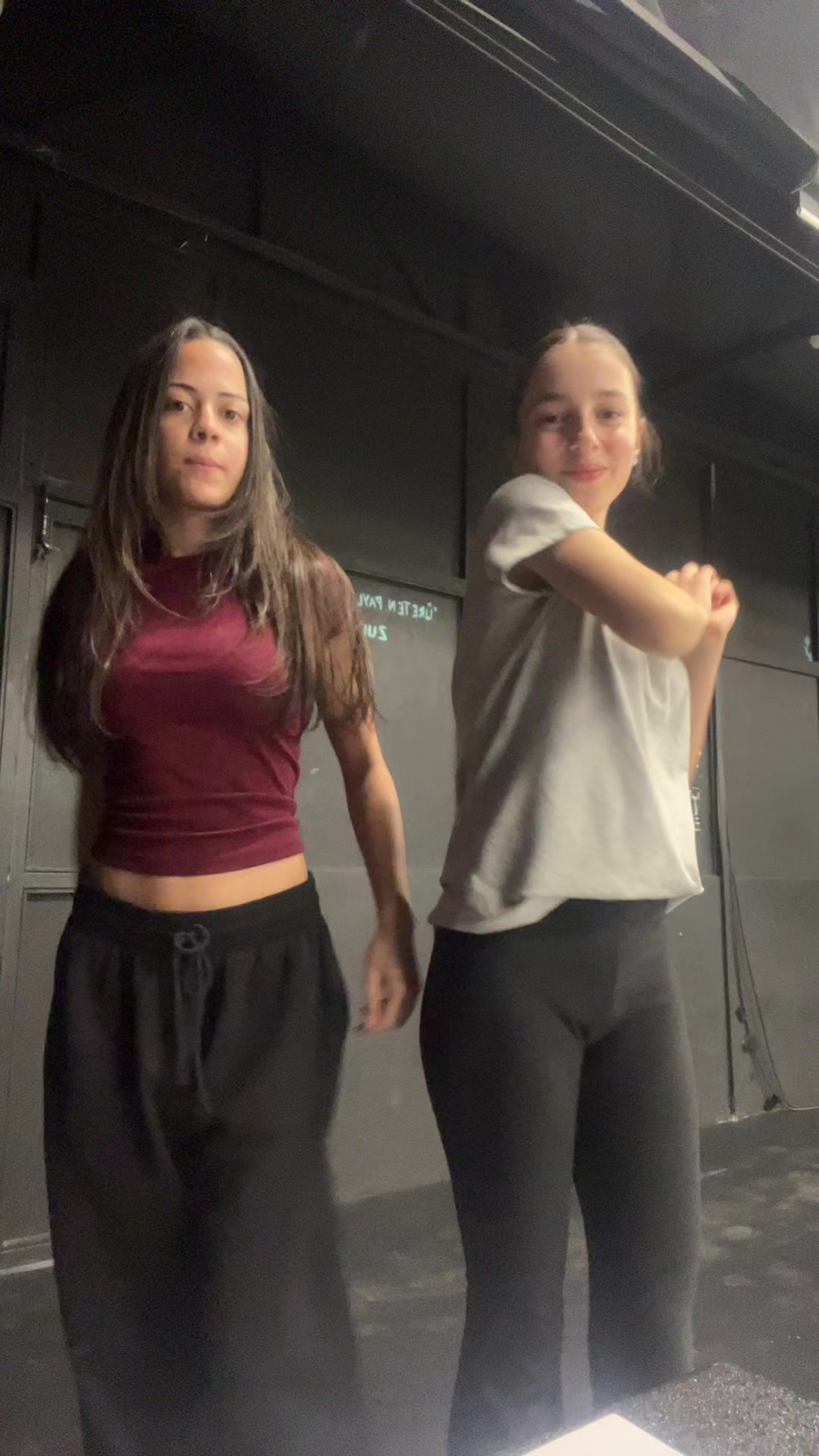 @nidos&ela