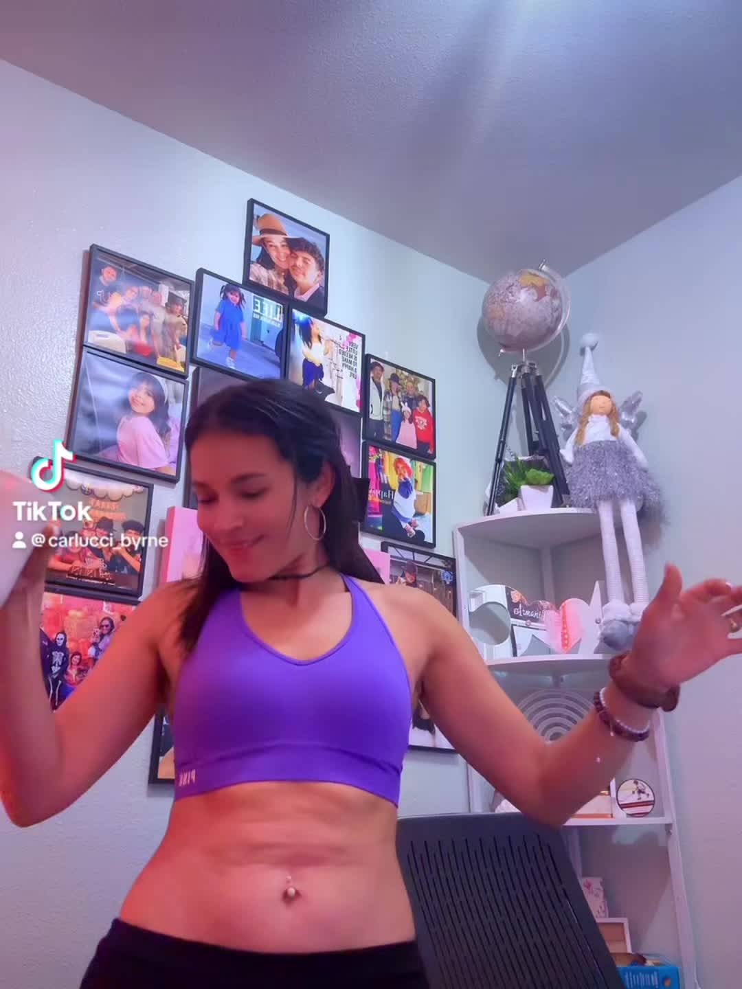 @Lovely_CarlyByrne