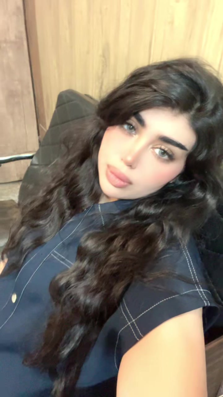 @manya_