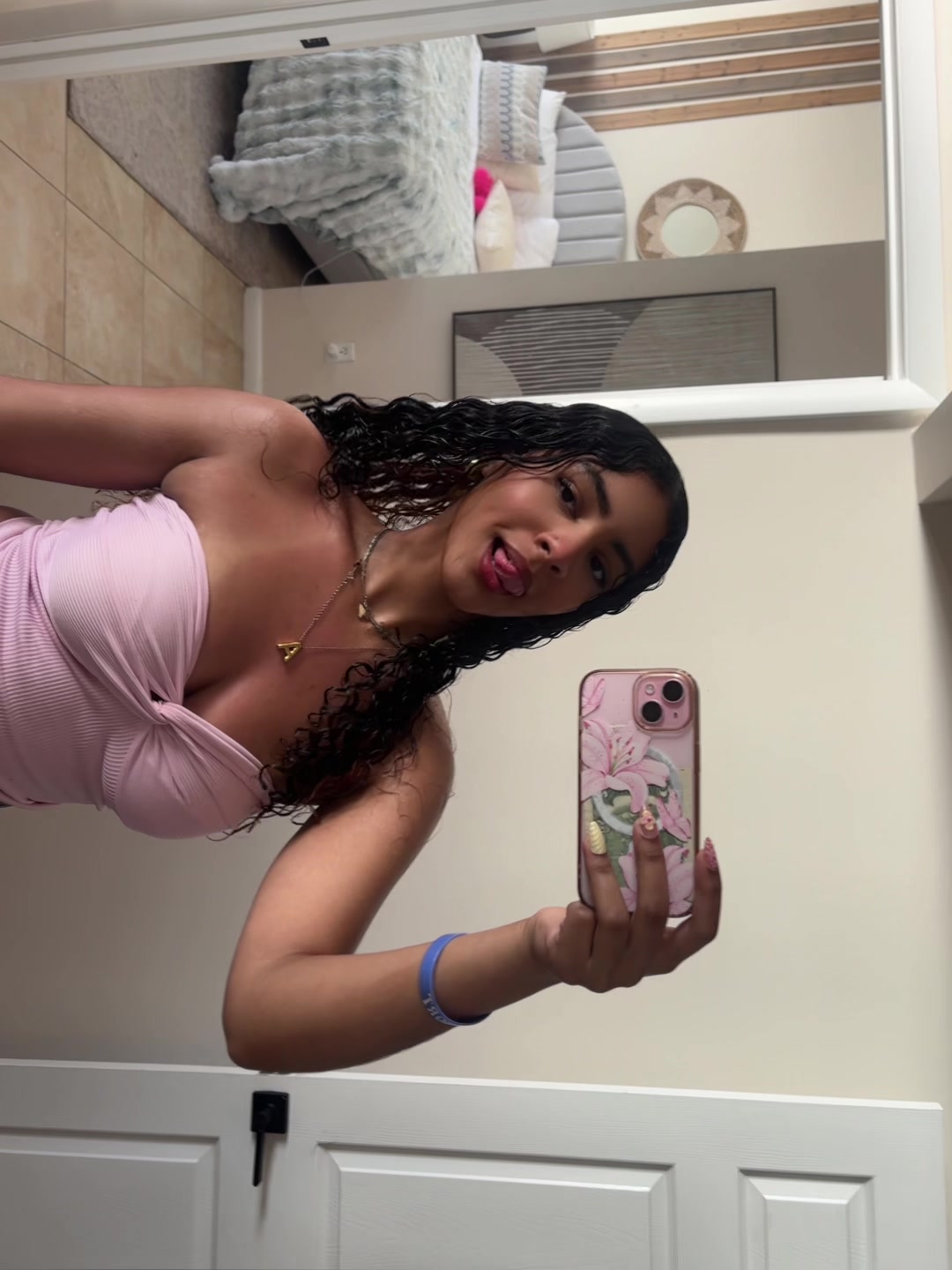 @alyvia