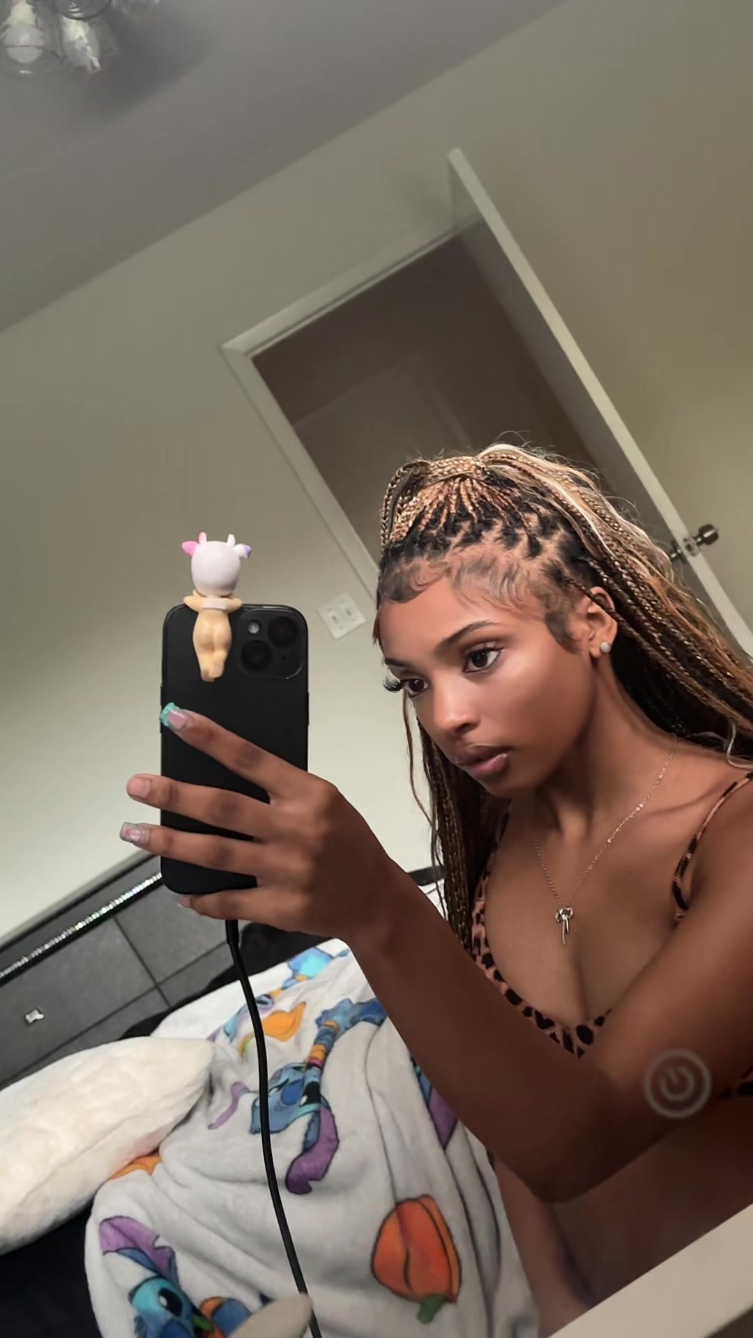 @kennaniicolee