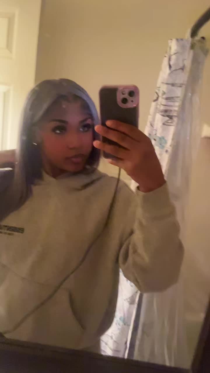 @ariisluggaa👩🏾❤️💋👩🏾🫦
