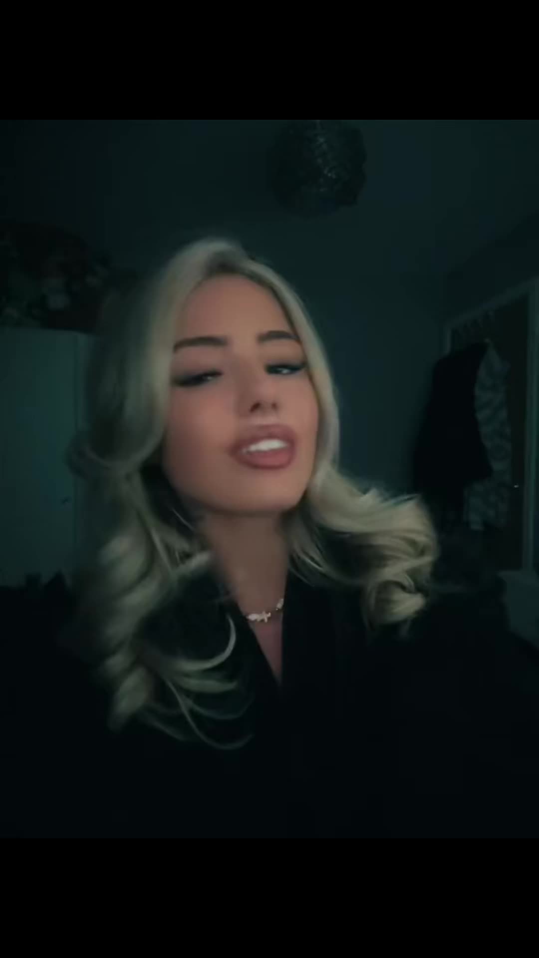 @𝐅𝐄𝐀𝐑𝐍𝐄 𝐋𝐈𝐋𝐘