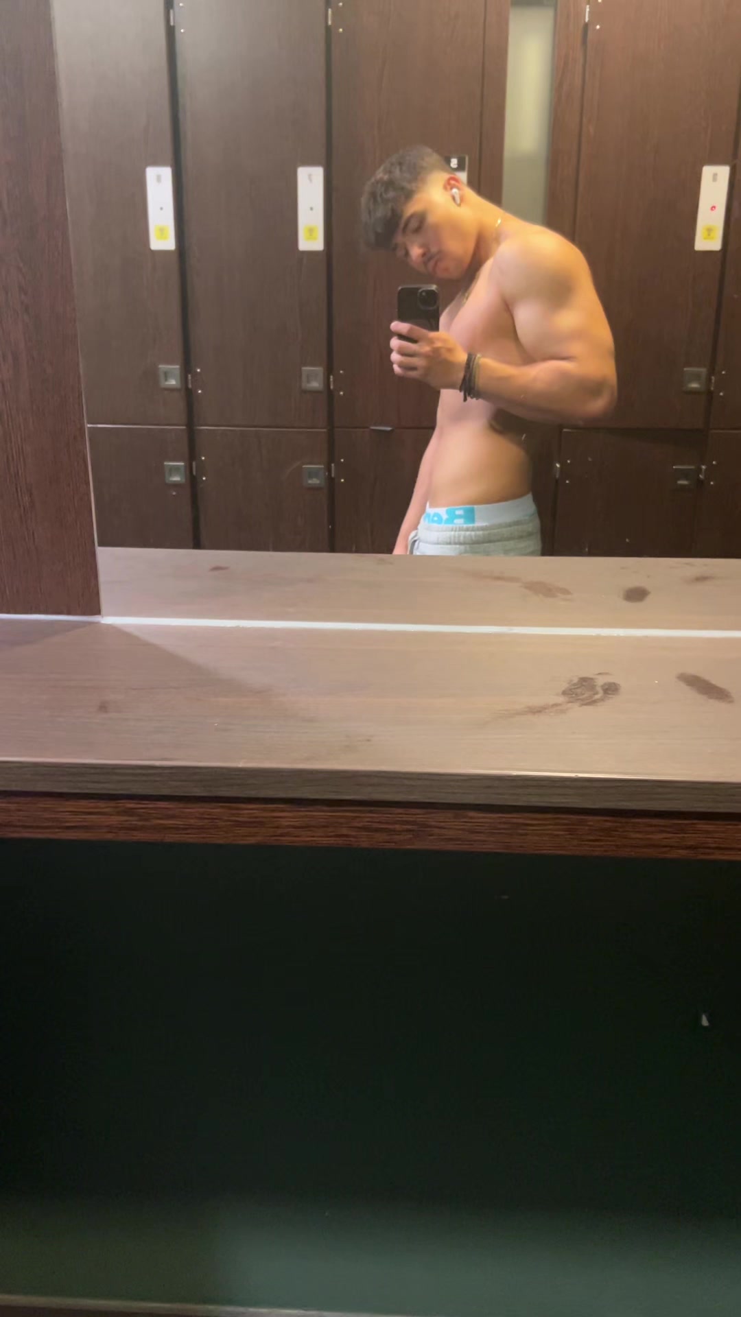 @ΠΑVZILLA🦍