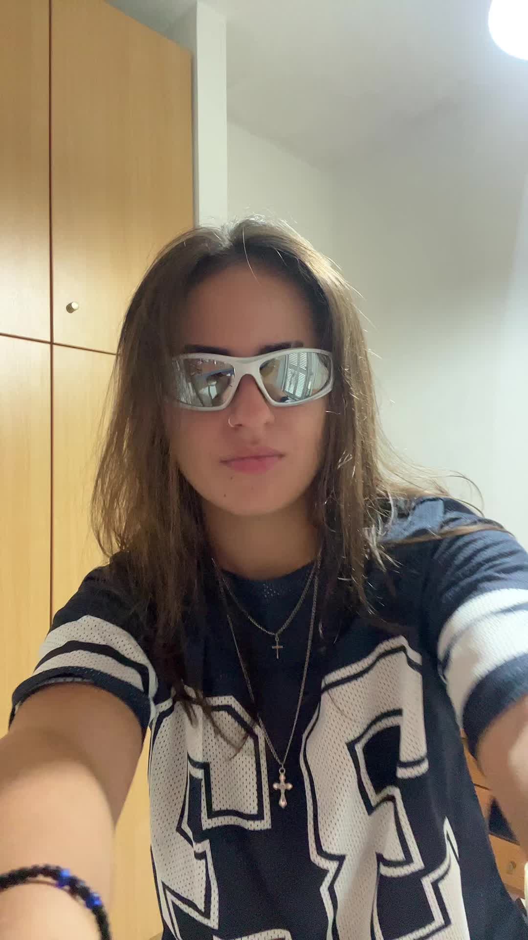 @d3sp0ina