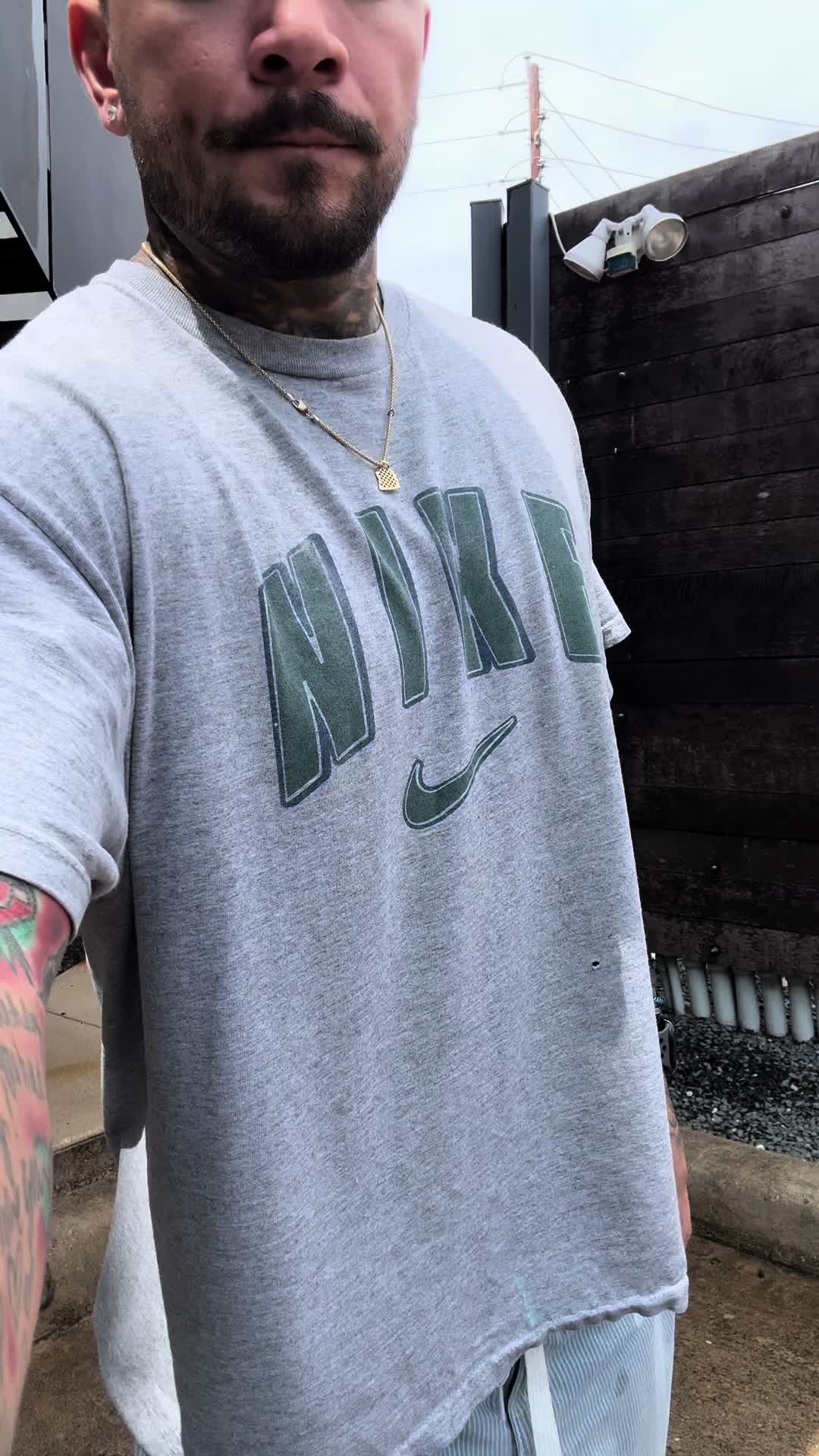 @E.