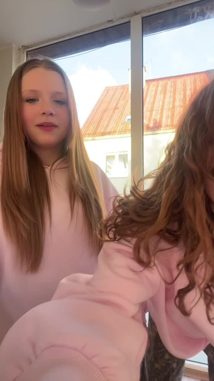 @Ani0kS
