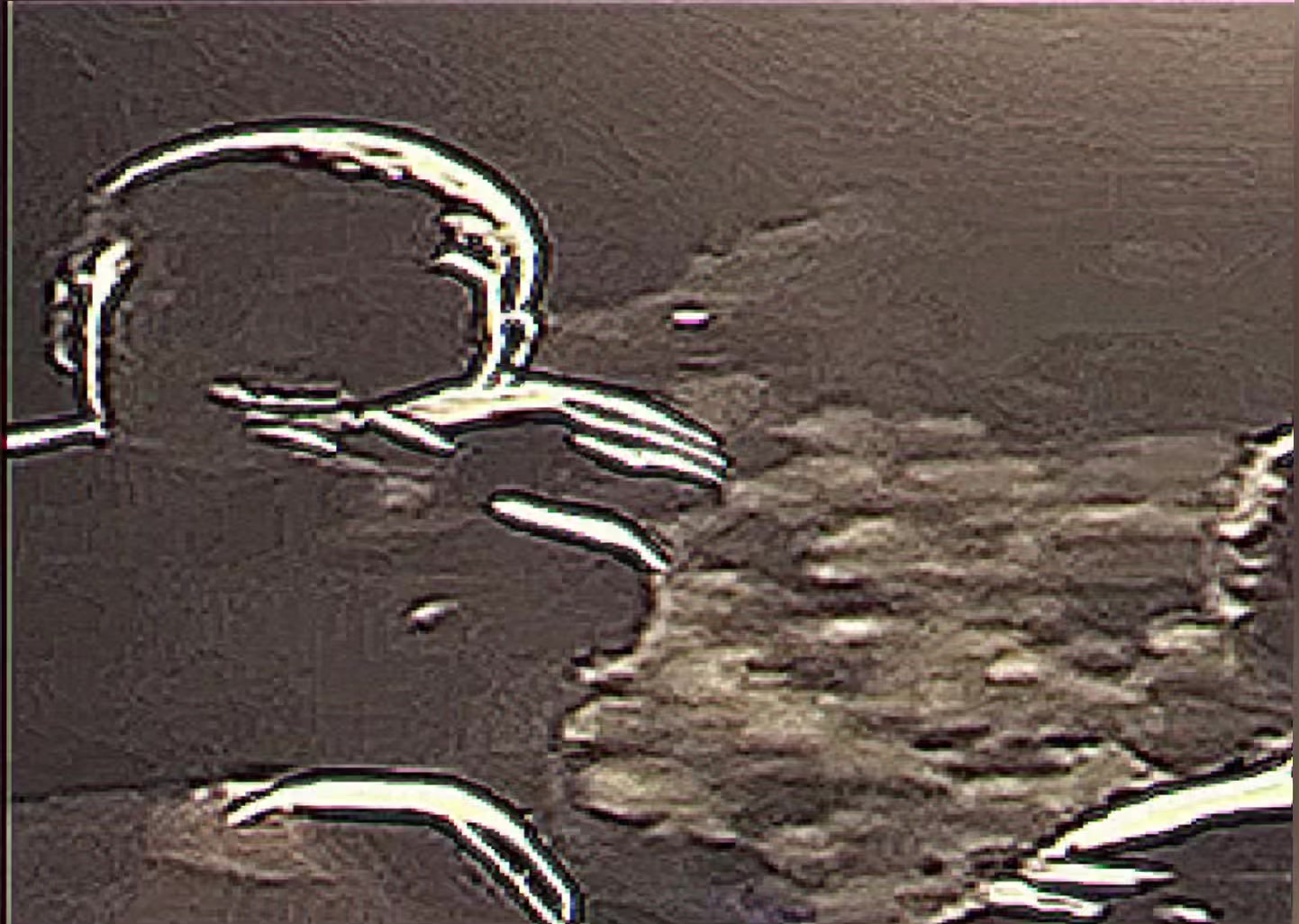 @⃟