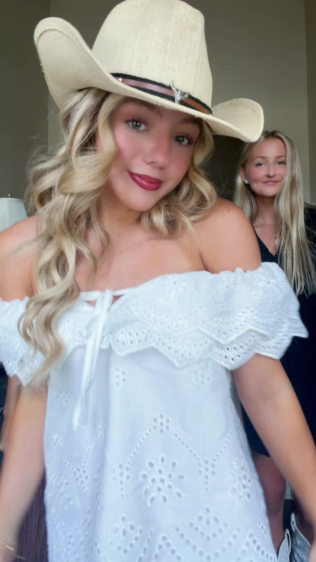 @AVA TOMMASI