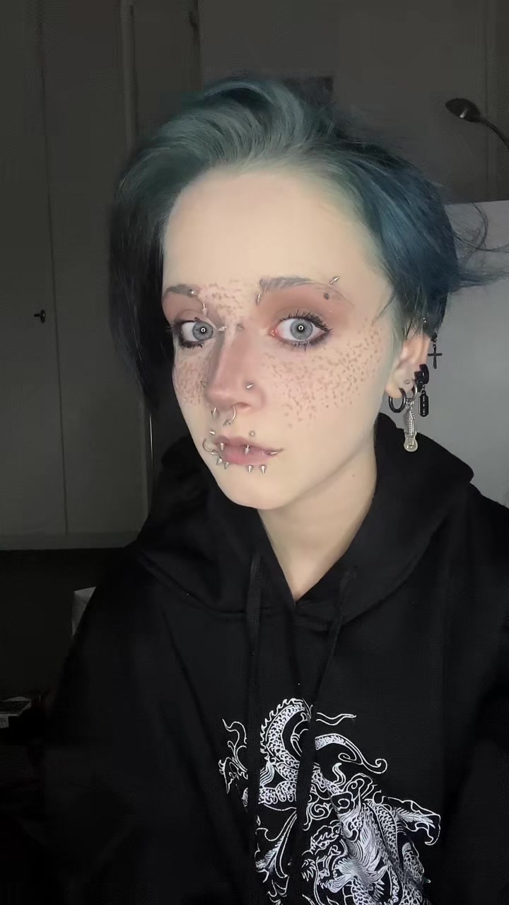 @𝕊𝕙𝕖𝕝𝕝𝕪 𝕚𝕟 𝕓𝕝𝕒𝕔𝕜