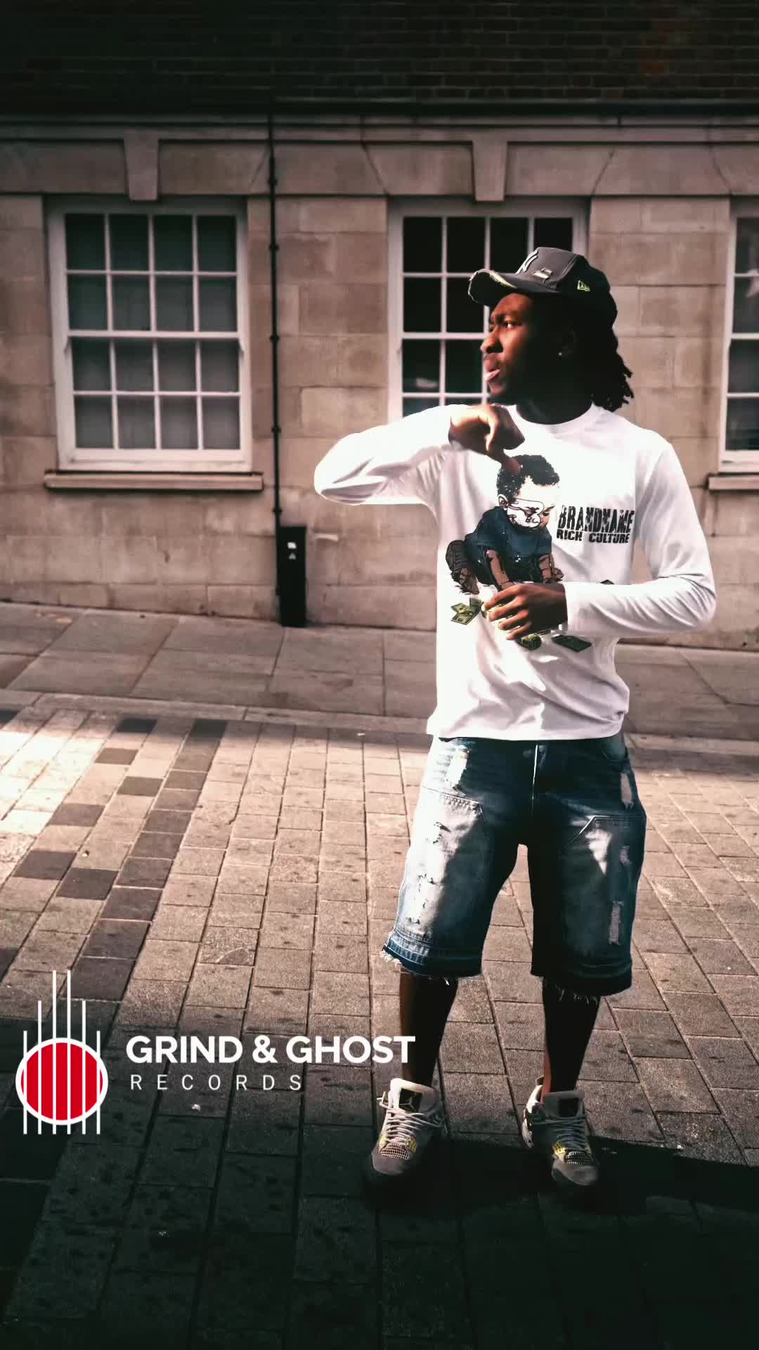 @G N G