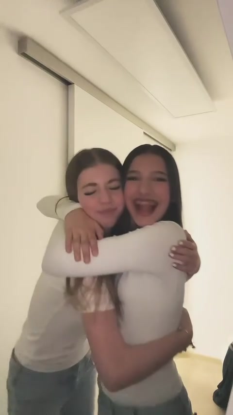 @𝐌𝐚𝐫𝐚 ✟