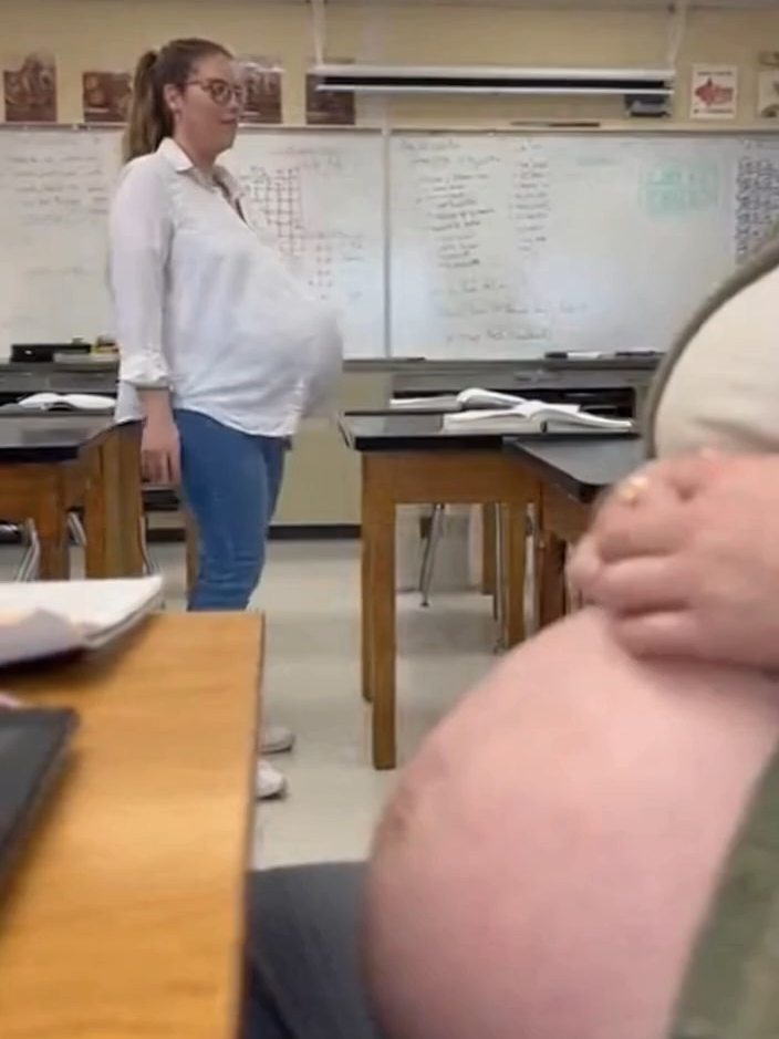 @Pregnant Teacher