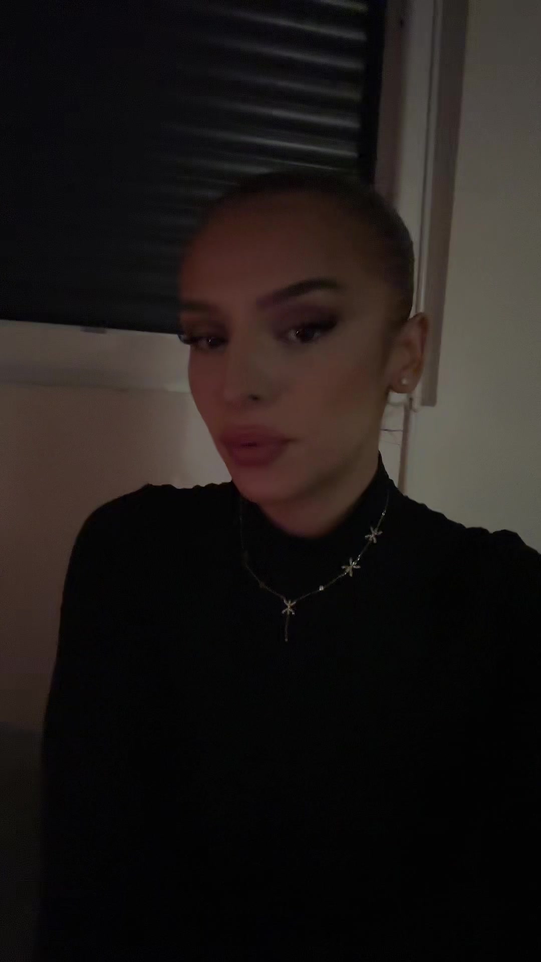 @_Ofasïabrunetäoffcïël_