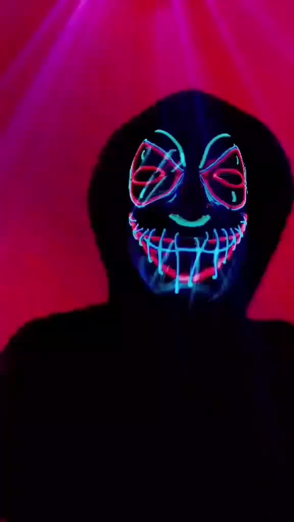 @kev saz 🇬🇧 the neon's