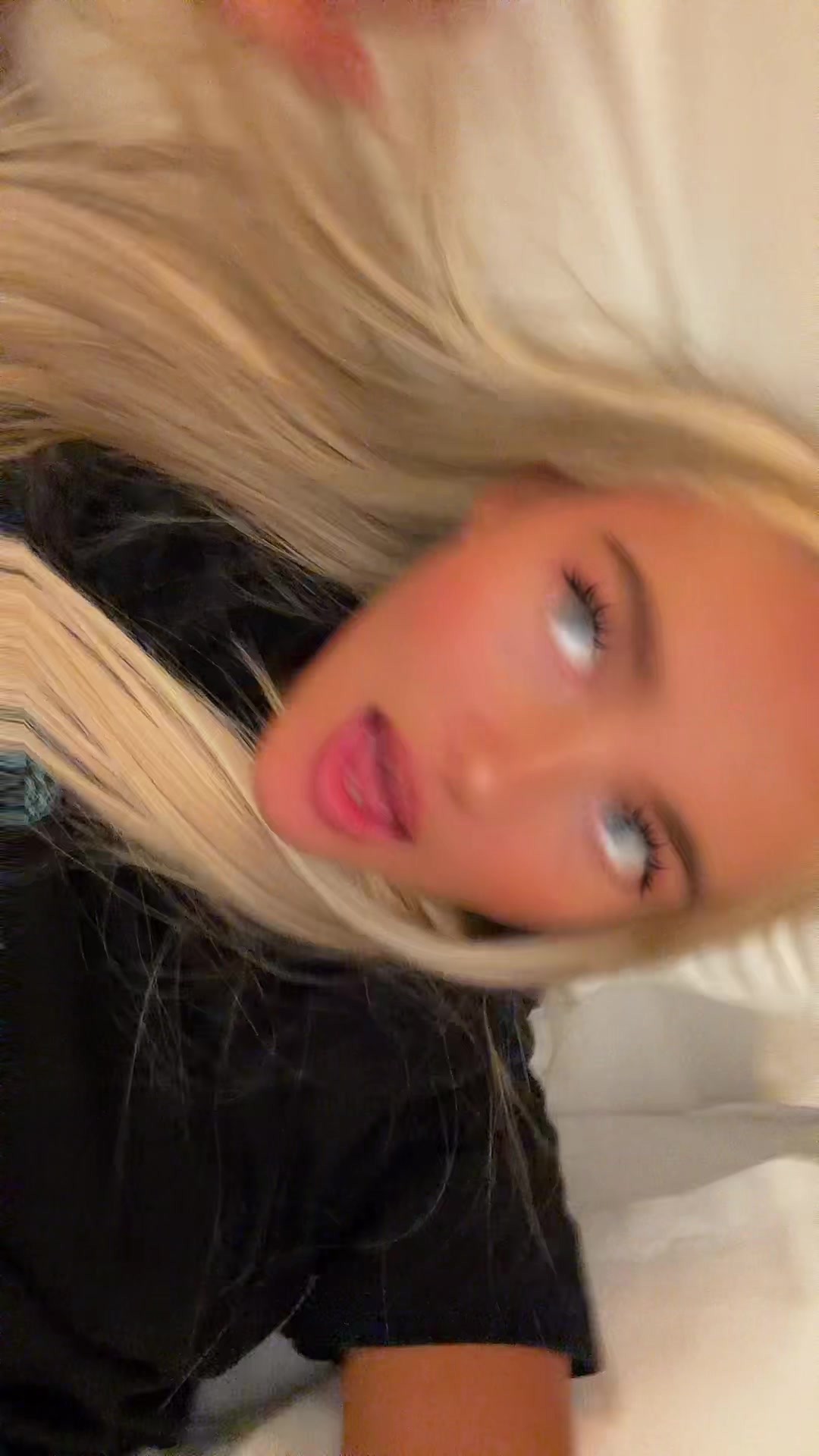 @Blonde babe