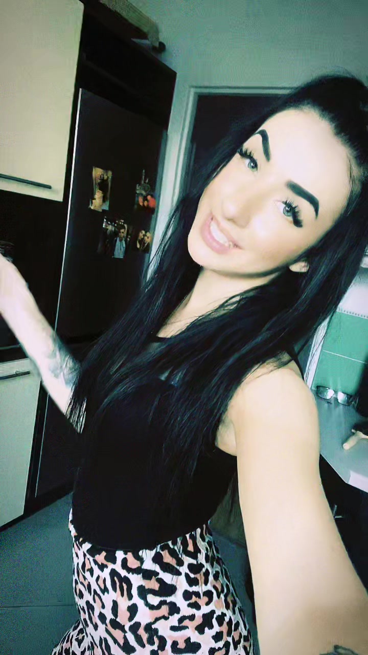 @_beluniaaa_