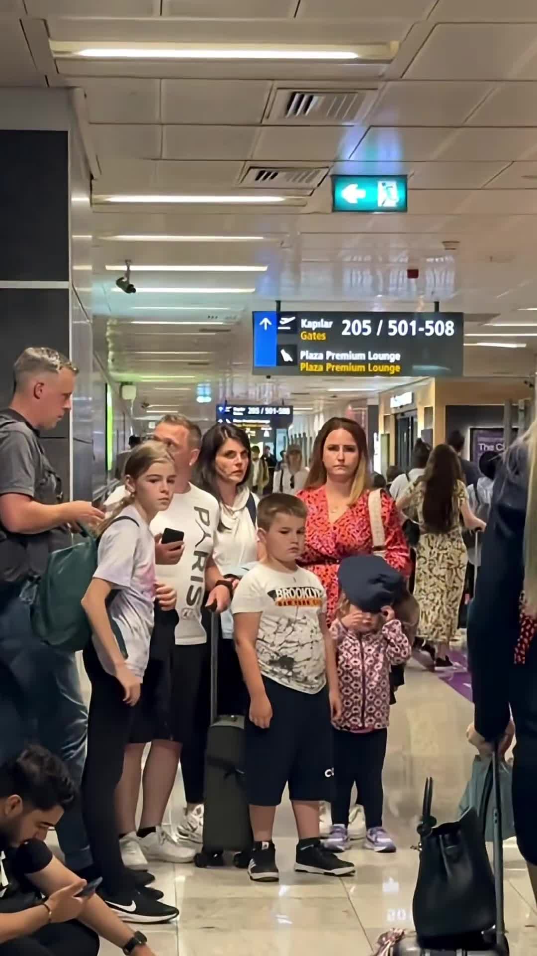 @Ryanair Cabin Crew