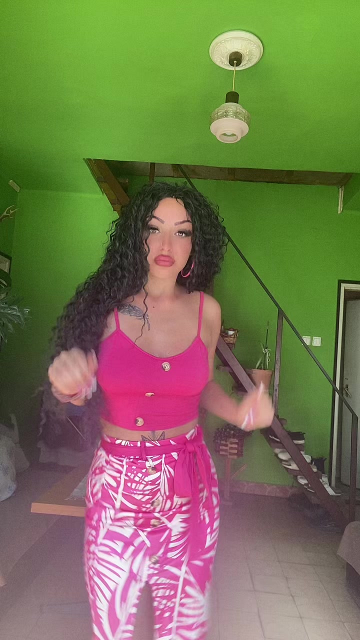 @🫦Lauraaa 🫦