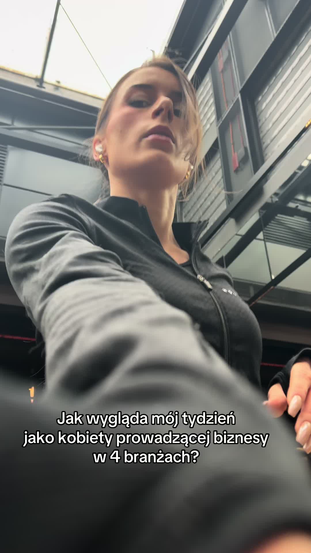 @ania_cm