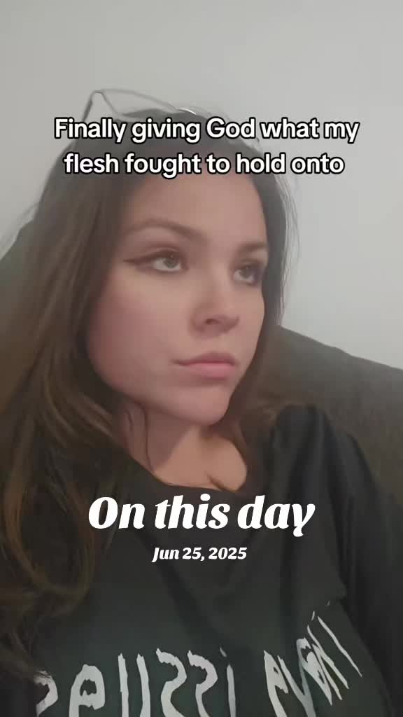 @RosiiKayy🥀🕸