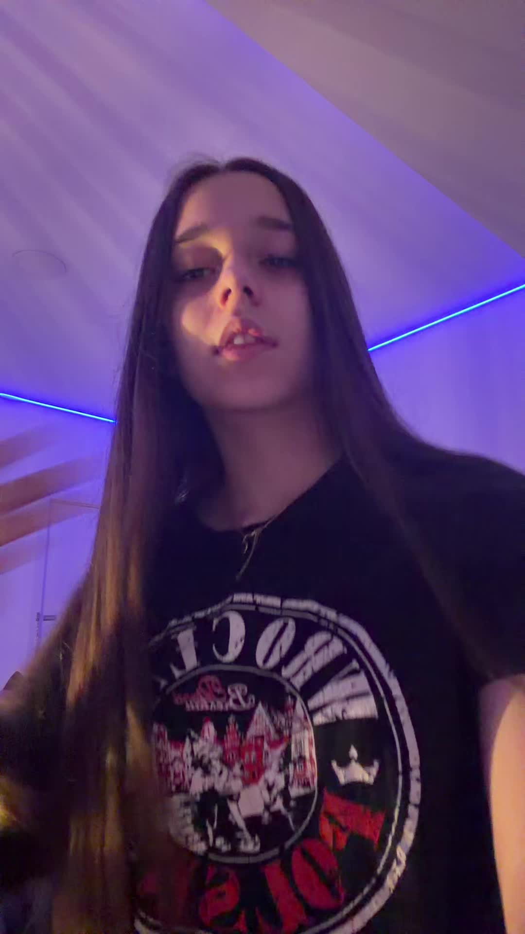 @vicky