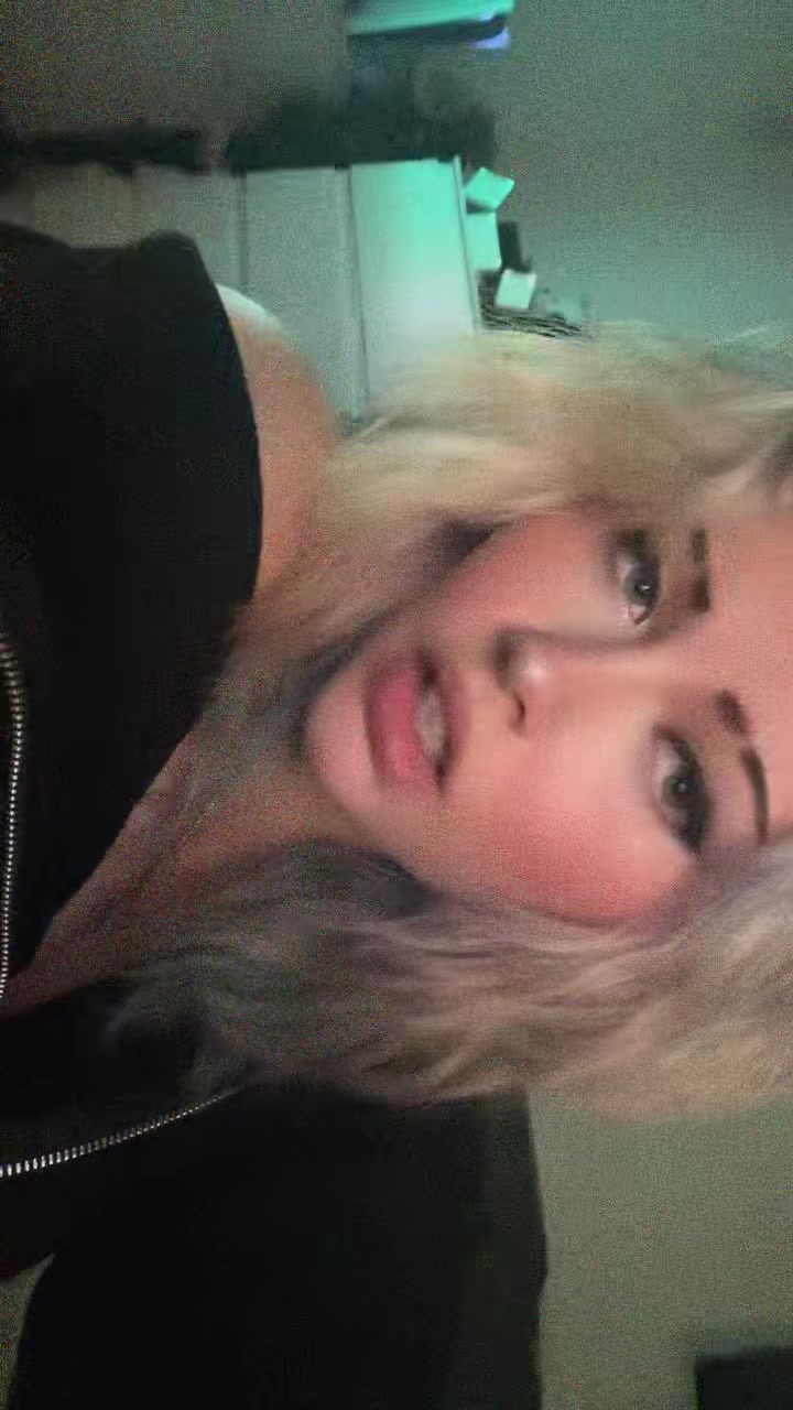 @DontgettoChloestome ๏พ๐ถ๐ฅด๐