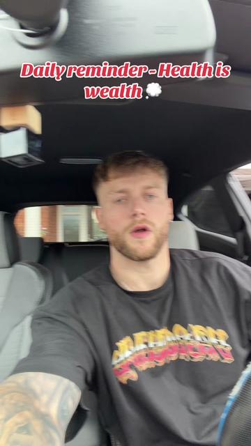 @Itslucasfromstoke