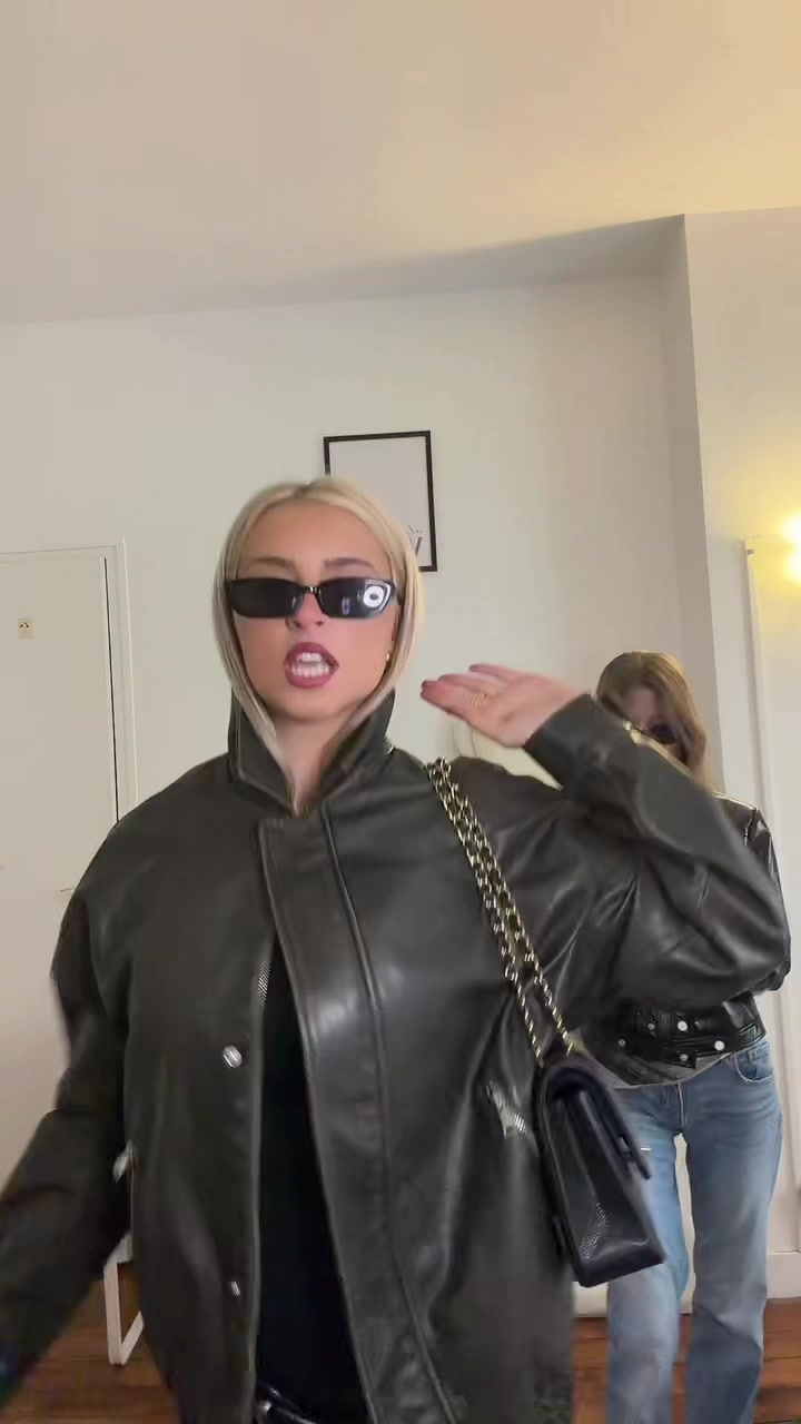 @lolapolicand___