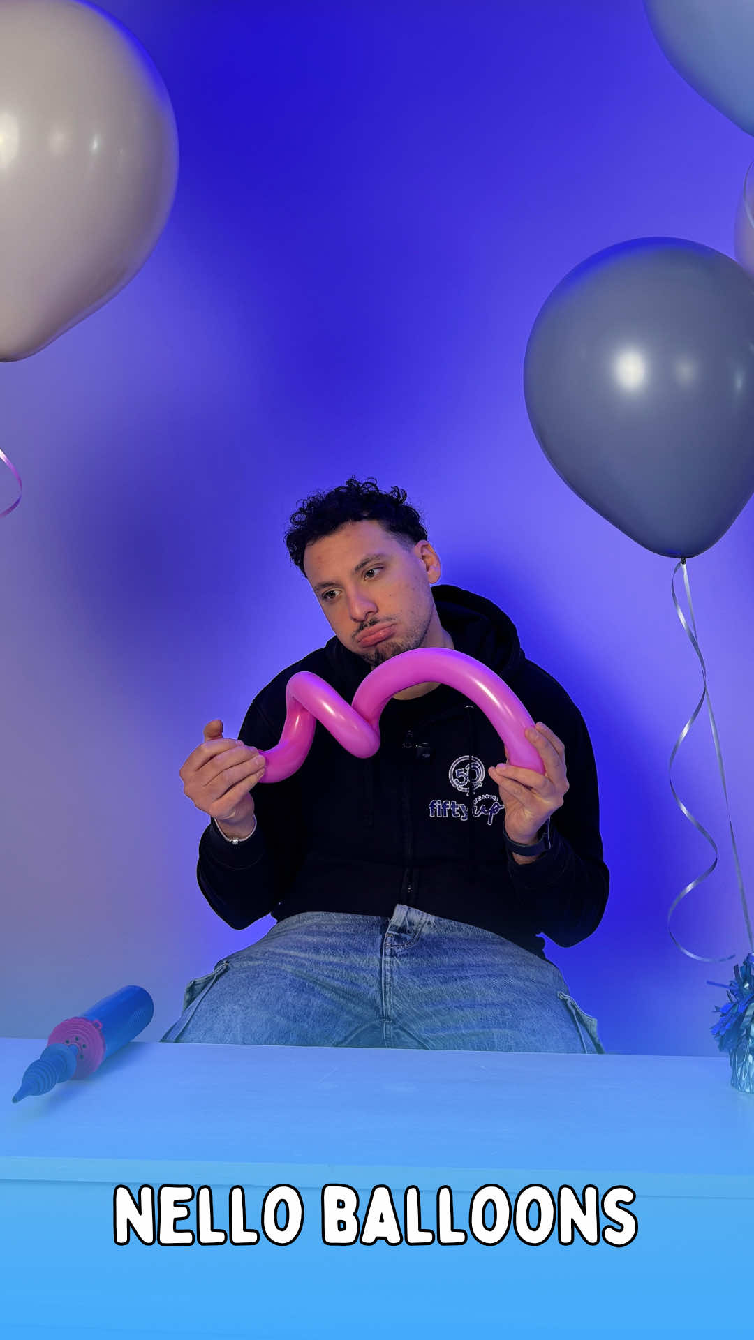 @Nello_Balloon Artist