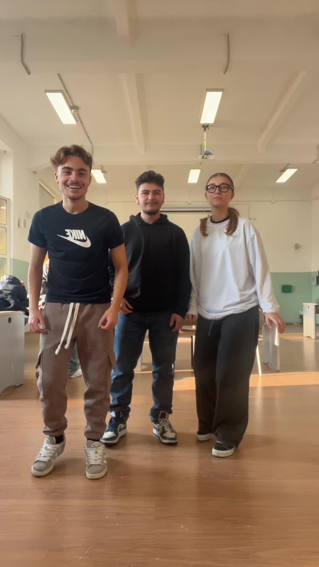 @Fè🔗