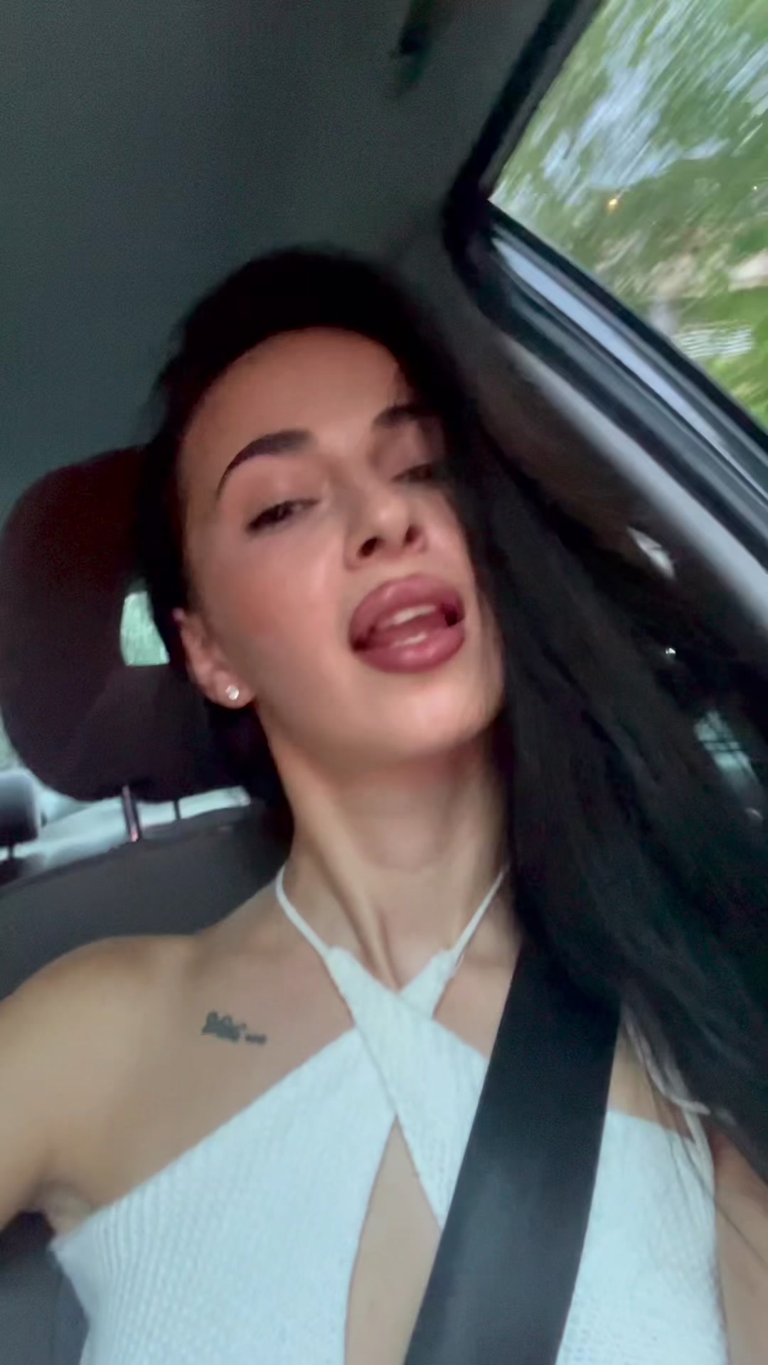 @_darinabo__