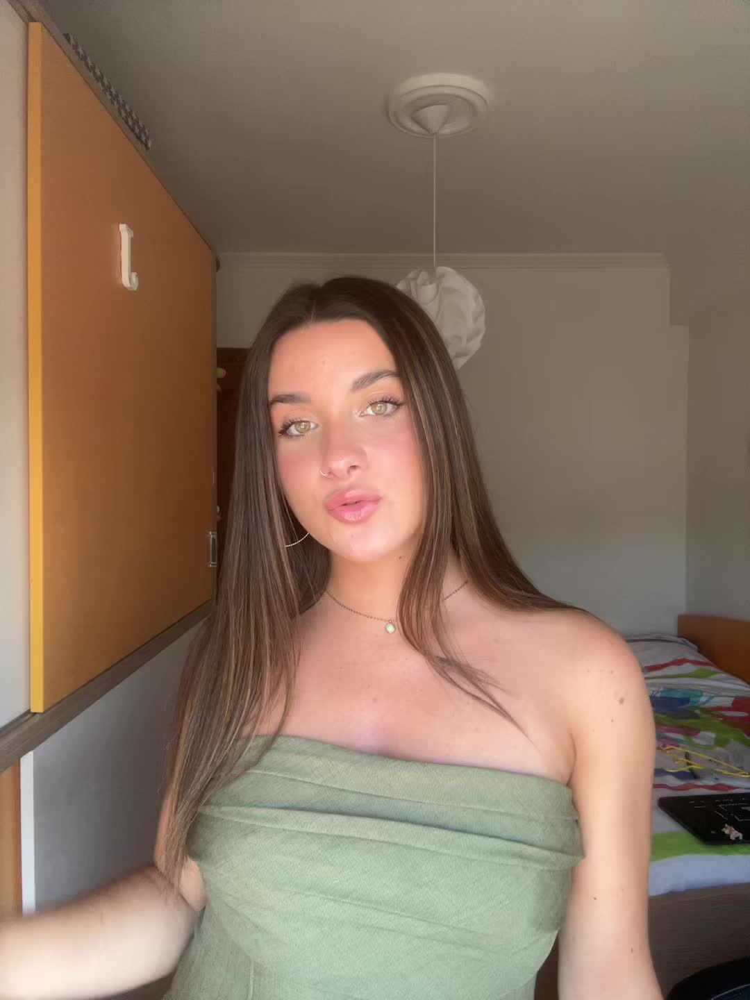 @j u n e 🌻
