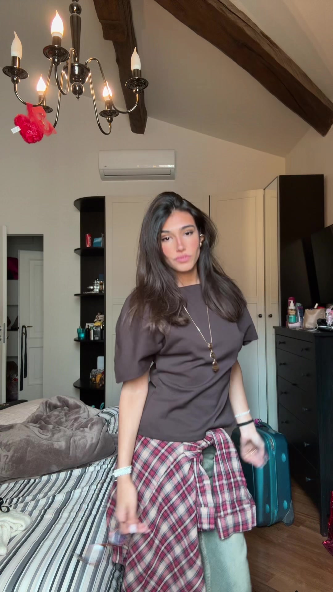 @V_L